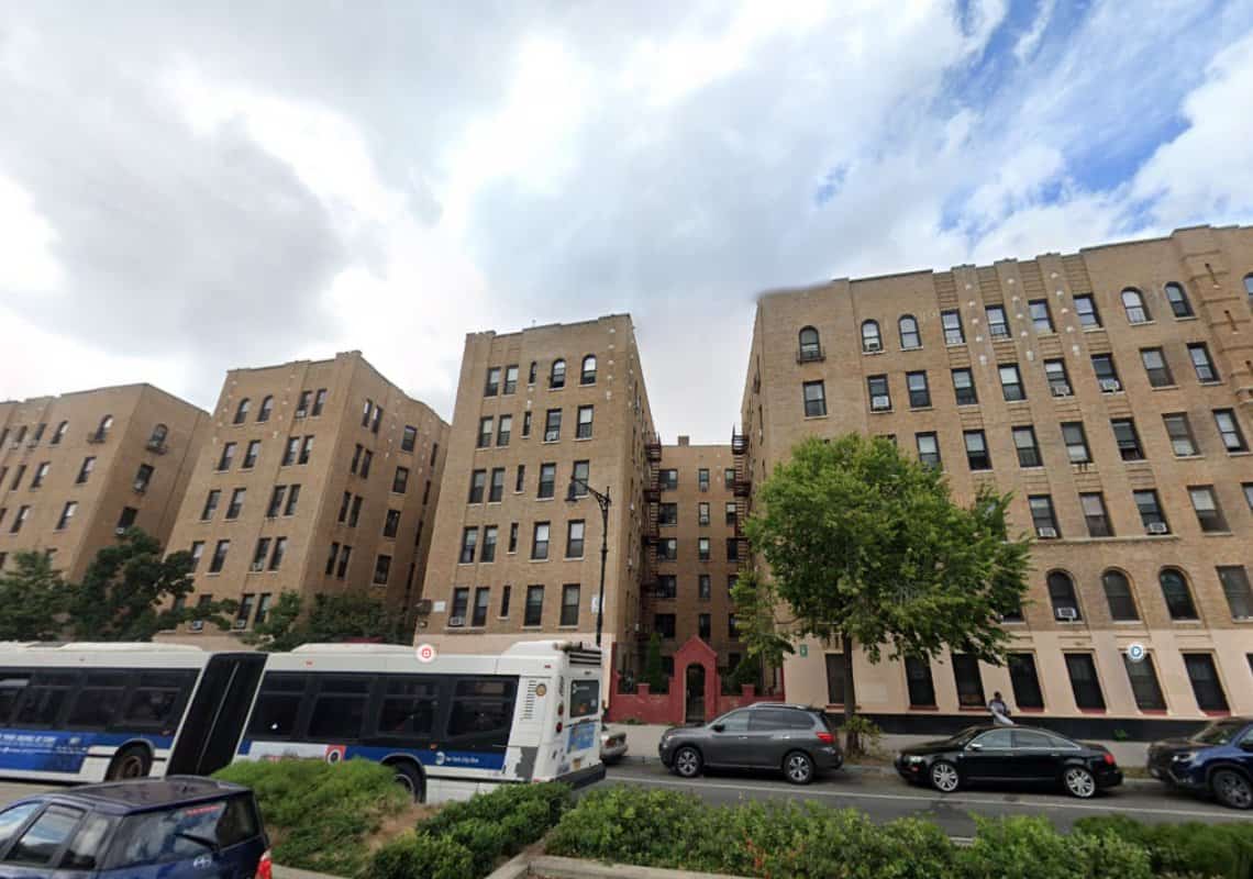 ניו יורק: בן 6 נפל לתוך פיר מעלית, מצבו קשה