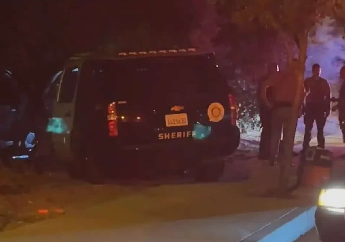 ניידת משטרה ננטשה בצפון לוס אנג'לס - השוטר נעצר בחשד לנהיגה בשכרות