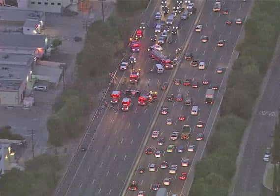 בוקר עמוס אירועים באזור ה"וואלי" בלוס אנג'לס: תאונות ומרדף משטרתי גרמו לפקקי ענק