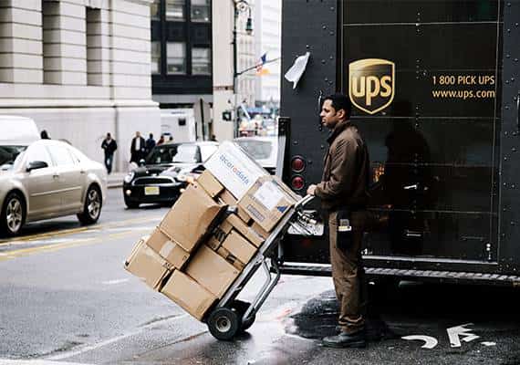 רוכשים באינטרנט? השביתה הזו עלולה לעכב את הגעת המשלוח לביתכם