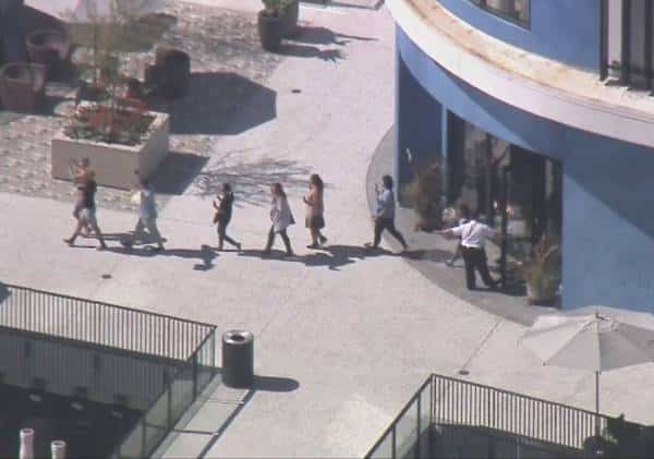 לוס אנג׳לס: חבילה חשודה הביאה לפינוי המוני של מתחם הקניות בסנצ׳ורי סיטי