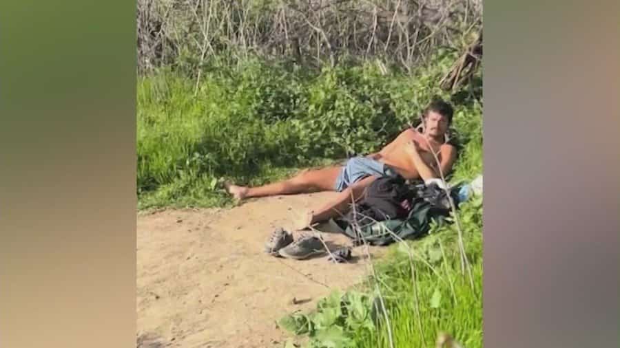 קליפורניה: ‏תושבי סטודיו סיטי זועמים על גבר עירום שנראה שוב ושוב מבצע מעשי זימה בפומבי