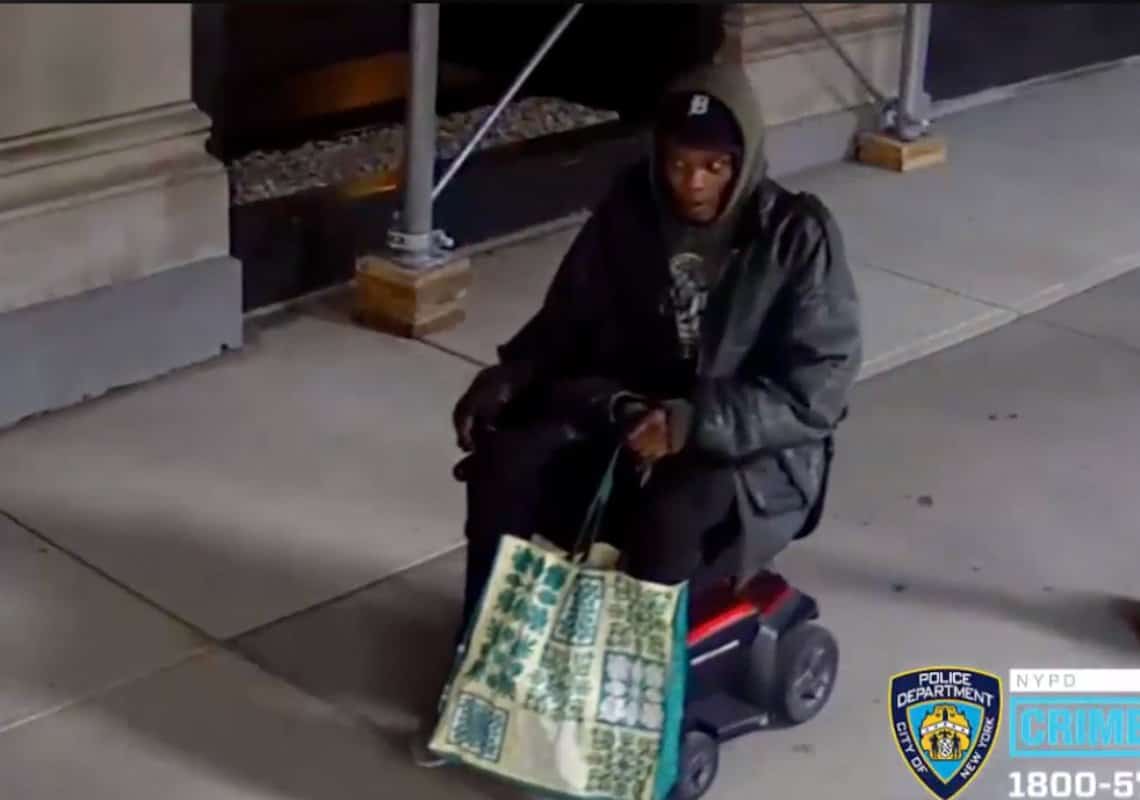 ניו יורק: אלמוני גנב קלנועית מקשיש בן 95