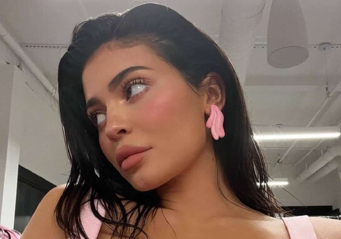 קיילי ג׳נר נשאלה מה שמו של הבייבי החדש, וכך היא הגיבה