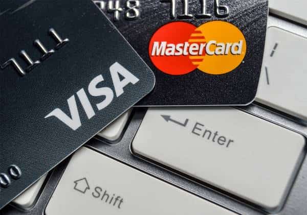 רוכשים באמצעות אשראי או דביט? בקרוב מאוד תשלמו יותר