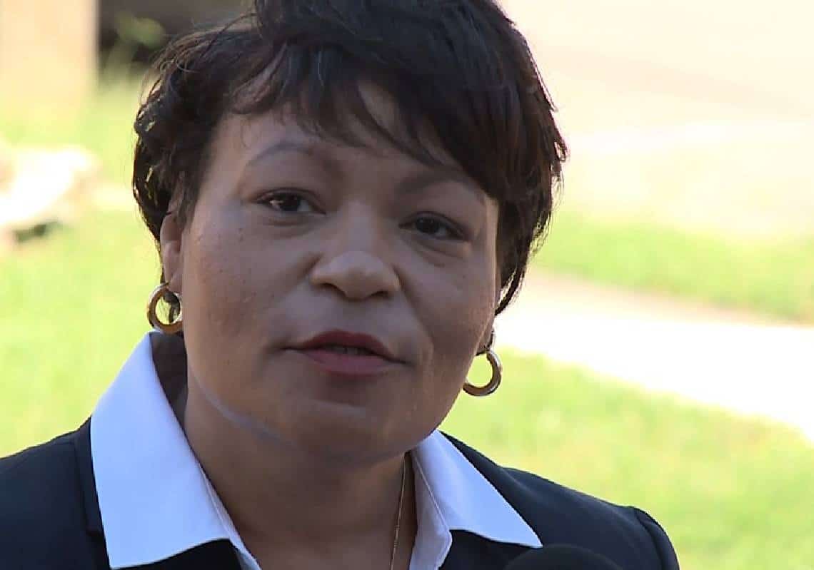 "אני חייבת לטוס במחלקה ראשונה לשוויץ משום שאני אישה שחורה"