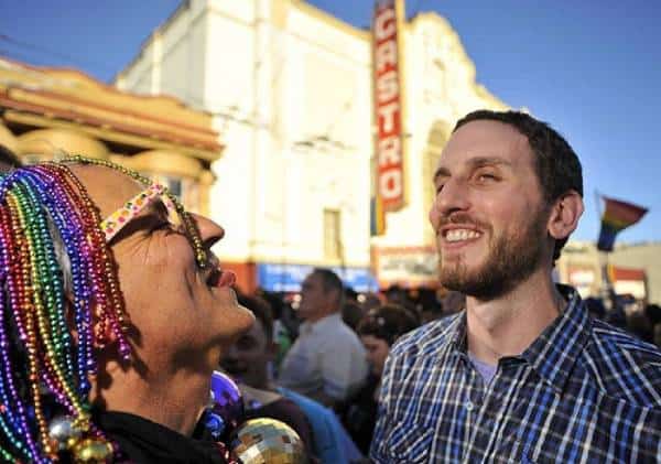 יום של צדק או יום חג לפדופיליה? קליפורניה העבירה חוק המאפשר קיום יחסי מין בין בגירים וקטינים