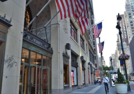 לאחר 104 שנים: חנות הדגל של Lord & Taylor במנהטן נסגרה במבצעים שלא חלמתם עליהם