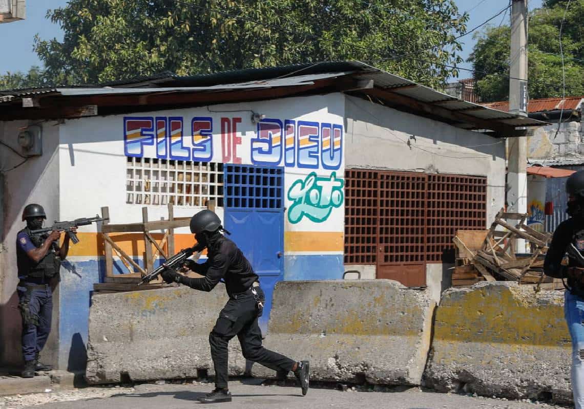 תושבי פלורידה מוכנים להסתערות? הפלישה מהאיטי המתפוררת בדרך; "ספינות עם סמים, נשק, וציוד ראיית לילה כבר נתפסו"