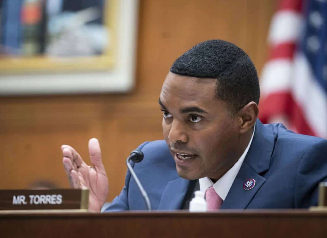 חבר קונגרס מאשים את חברות התעופה האמריקאיות בהחרמת ישראל