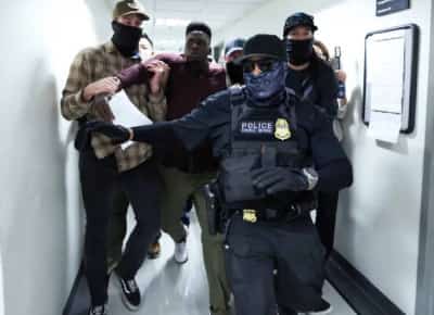 לראשונה מזה 50 שנה: אוכלוסיית המהגרים בארה"ב יורדת בצורה דרמטית