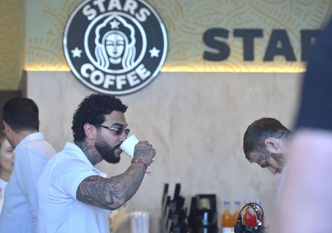 קפה Stars מישהו? החיקוי הרוסי לסטארבקס פותח דלתות ומכריז - "נרחיב את הפעילות בגדול"