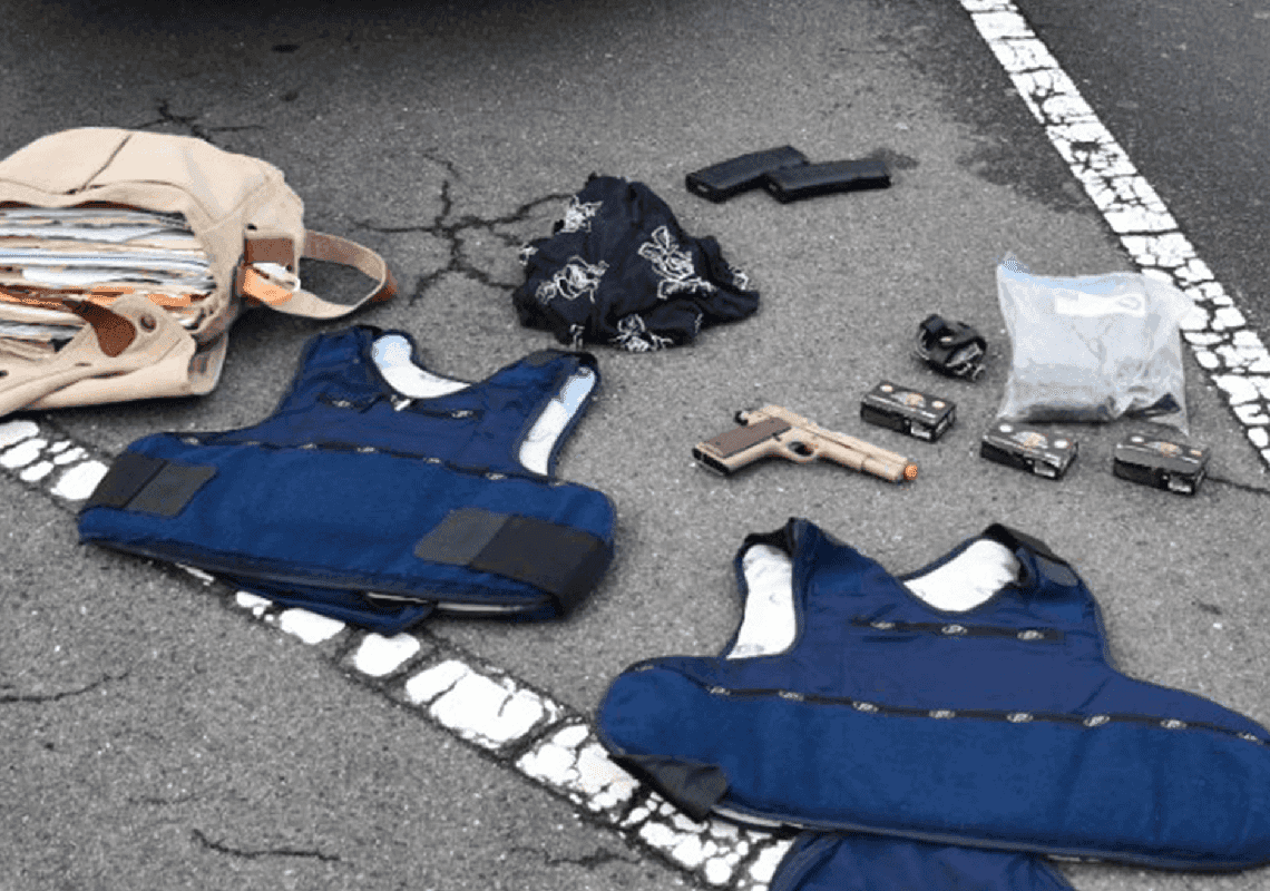 תג מזויף, שריון גוף ואקדח: שוטר לשעבר ב-NYPD נעצר בסמוך לקפיטול