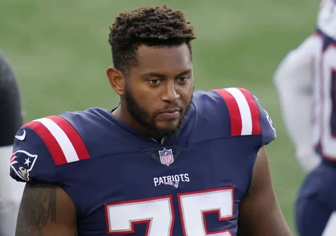 כוכב גם מחוץ למגרש: שחקן פוטבול וחברו מנעו אונס של אישה בפארק