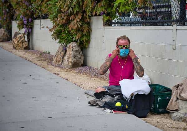כלכלנים מזהירים: משבר הקורונה עלול לגרום לרבע מיליון הומלסים חדשים ברחבי ארה"ב