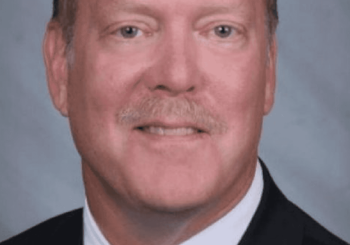 ראש עיר במישיגן חשוד כי השתמש בכספי הקמפיין שלו כדי לממן בר פתוח בחתונת בתו