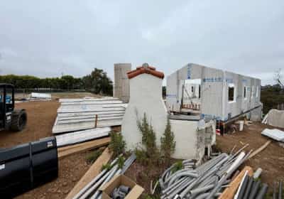 מכת גניבות בלוס אנג'לס: תושבי פסיפיק פליסיידס מנסים לבנות מחדש - אבל חומרי הבנייה נעלמים