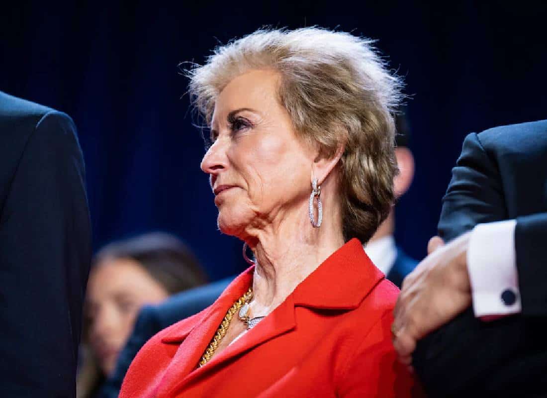 טלטלה בוושינגטון: מלכת ההיאבקות נבחרה לשרת החינוך של טראמפ