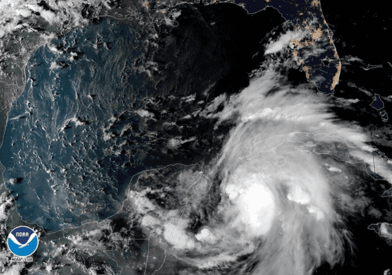 "אל תקחו סיכונים": הוריקן מייקל עלה לדרגה 2 בדרכו לפלורידה
