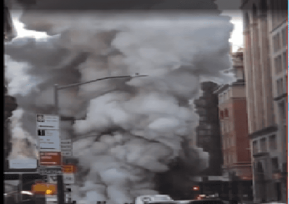 מנהטן: פיצוץ בצינורות פגע בבניין וגרר פינוי של מספר נוספים