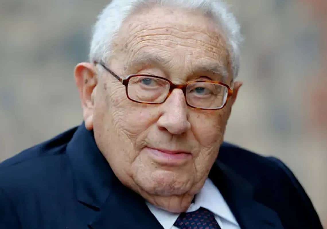 קיסינג'ר: "אוקראינה צריכה לתת שטח לרוסיה כדי להגיע לשלום"