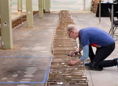 מוזיאון הדינוזאורים גילה במקרה מאובני דינוזאור בני 67.5 מיליון שנה מתחת לחניון שלו