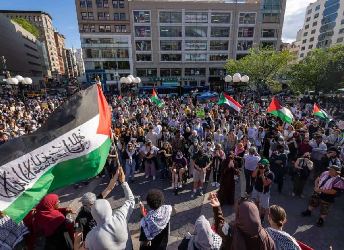 טראמפ יוצא למלחמה באנטישמיות: צו נשיאותי לגירוש פעילים אנטי-ישראליים