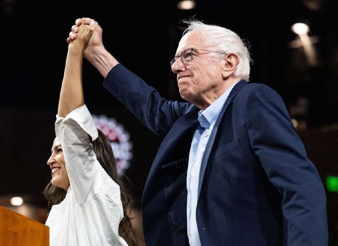 "זה חסר תקדים, אני אפילו לא רץ לתפקיד": ברני סנדרס מושך עשרות אלפי מפגינים במסע נגד "האוליגרכיה"