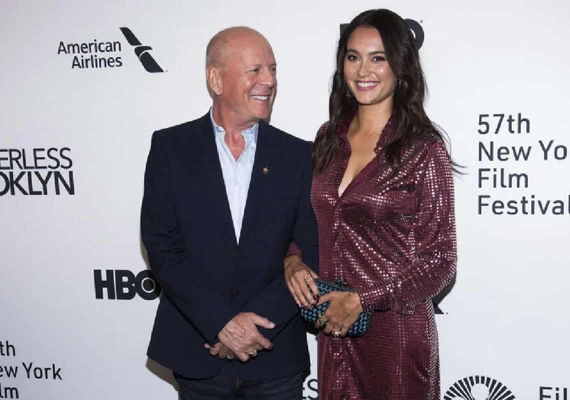 לאחר שאובחן עם דמנציה: אשתו של ברוס וויליס במסר ברור לצלמי הפפראצי