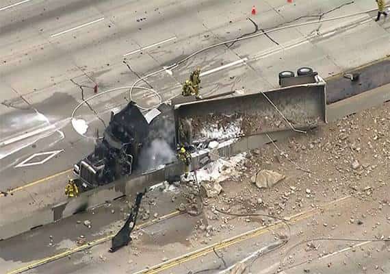 לוס אנג'לס: כביש 405 נסגר לתנועה באזור ספולבדה בעקבות תאונת דרכים‎