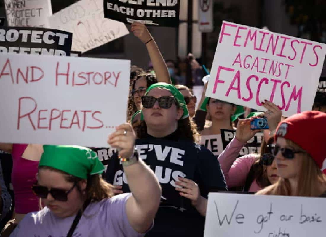 "שביתת מיטה": נשים ליברליות בארה"ב מכריזות על חרם מיני במחאה על ניצחון טראמפ