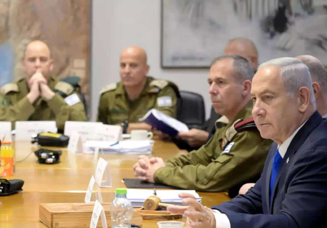 ישראל ויתרה על הגנה עצמית? איראן מאיימת על בסיסי ארה"ב במידה ותתמוך בתגובה ישראלית - בינתיים שקט בירושלים