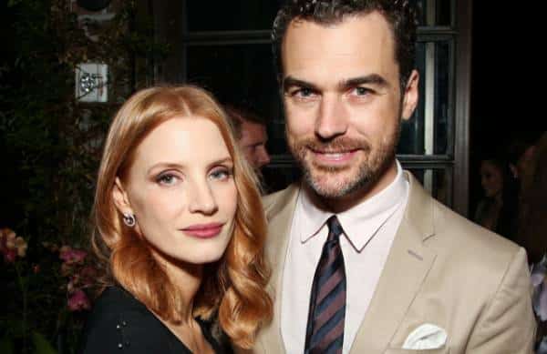 מזל טוב מאוחר: השחקנית ג'סיקה צ'סטיין היא אמא לתינוקת שנולדה בפונדקאות