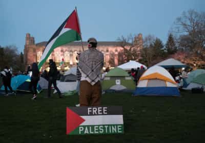 סטודנטים פרו-פלסטינים תובעים את אוניברסיטת נורת’ווסטרן - בגלל הדרכת חובה נגד אנטישמיות