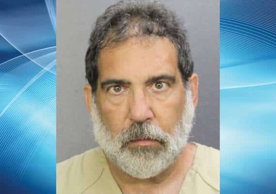 פלורידה: מורה בחטיבת ביניים התגלה כפדופיל