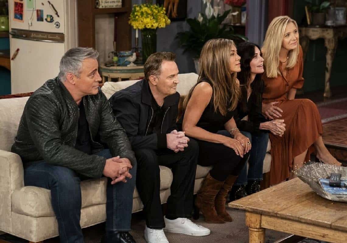 שופע קסם, כובש, ונוסטלגי: האיחוד החגיגי של ״חברים״ מצליח לספק את הסחורה 