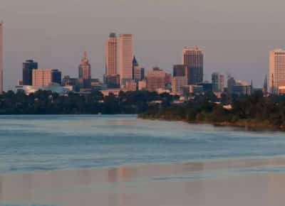 מאות תושבי קליפורניה קיבלו 10,000 דולר לעבור לאוקלהומה ומצאו גן עדן