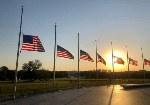 הנתונים חושפים: נגיף הקורונה הוא גורם המוות המוביל בקרב שוטרי ארה"ב