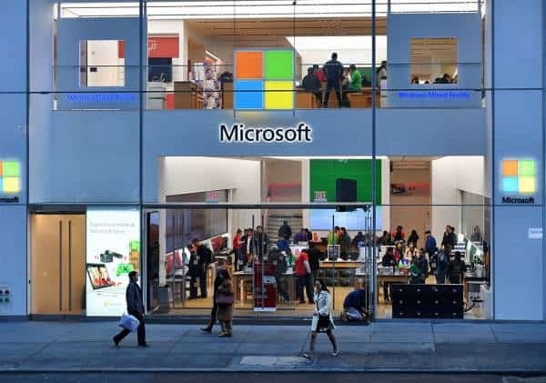 מיקרוסופט משנה גישה: כלל החנויות ייסגרו לצמיתות