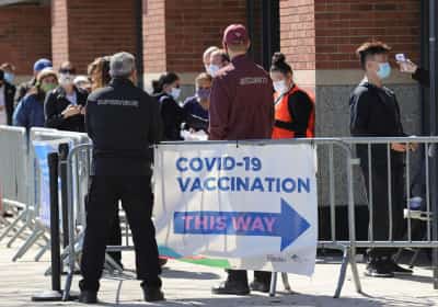 ארה"ב משנה את מדיניות חיסוני הקורונה: אישור החירום בוטל, הגישה הוגבלה