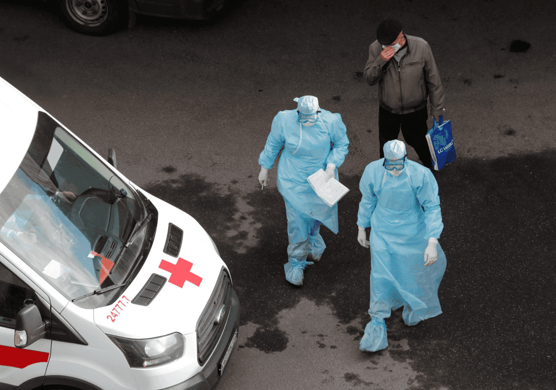 רוסיה אוסרת על רופאים לעזוב את המדינה