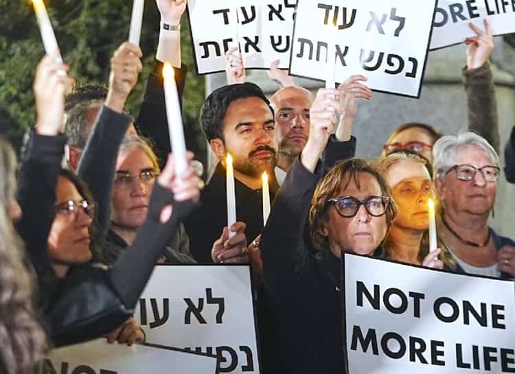ניו יורק: "בוגד" משמאל ו"בוגד ביהודים" מימין - השבוע שבו ממדאני התחיל לאבד אחיזה בבסיס שלו