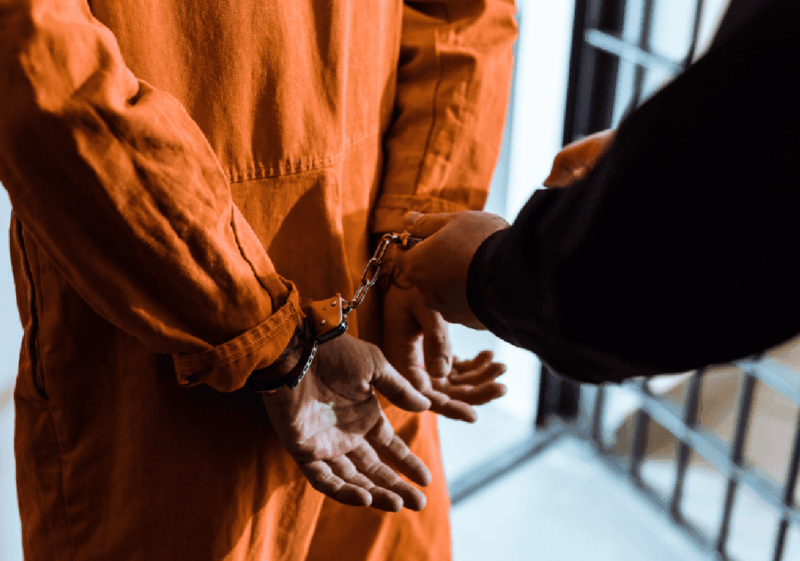 נתונים מטרידים במיוחד: אלפי פדופילים שוחררו מהכלא בקליפורניה לאחר פחות משנה 