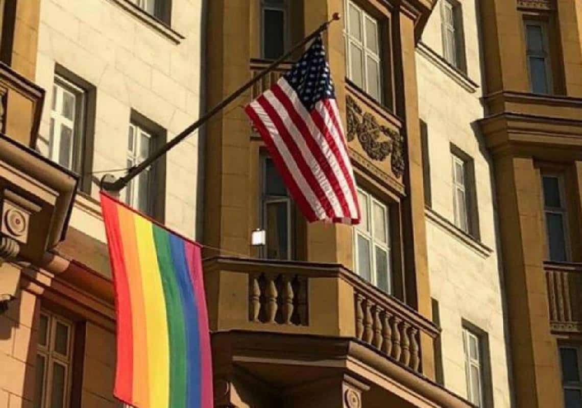 מזכיר המדינה האמריקני הורה על הנפת דגל הגאווה בכל השגרירויות האמריקניות בעולם