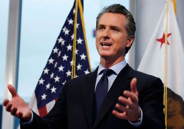 קליפורניה בהחלטה חסרת תקדים: שוהים בלתי חוקיים יזכו לכספי סיוע