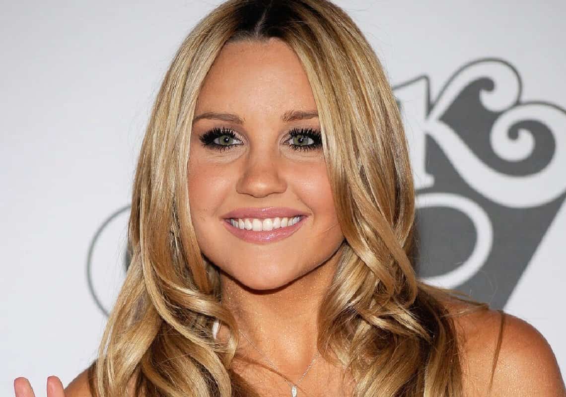 השחקנית אמנדה ביינס נמצאה משוטטת עירומה ברחוב והובלה למוסד פסיכיאטרי