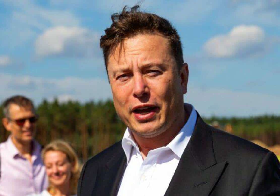 ‏אילון מאסק עובד "7 ימים בשבוע - מהבוקר עד הלילה"  מאז שהשתלט על טוויטר