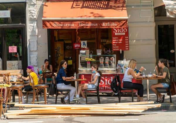 על אף המעבר לשלב הבא: מסעדות בניו יורק לא יפתחו מחדש