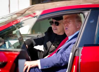 הסכסוך מתעצם: מאסק מאשים את טראמפ בקשר לתיקי אפשטיין בזמן שהנשיא מאיים לחסל מיליארדי דולרים ששייכים למיליארדר