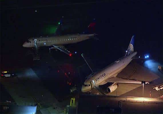 לוס אנג'לס: התנגשות קרקעית בין שני מטוסים במהלך הלילה